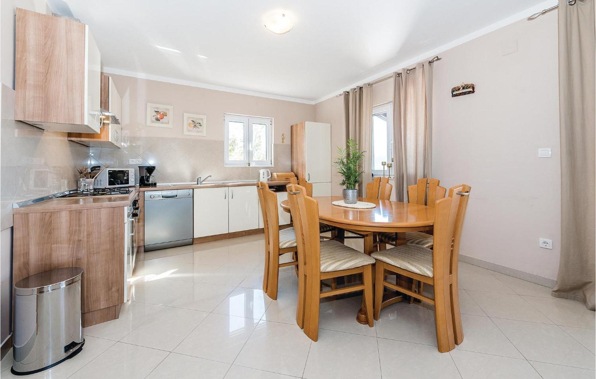 Gorgeous Home In Kijevo With Kitchen 외부 사진
