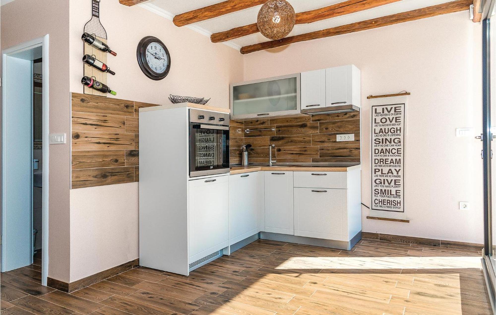 Gorgeous Home In Kijevo With Kitchen 외부 사진